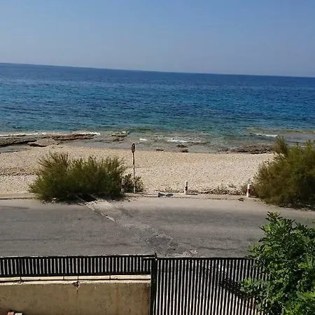 Holiday home Eva's Seafront House *